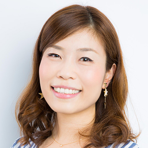 内田 絢子